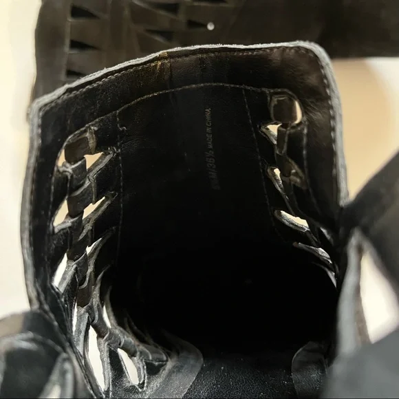 Vince Camuto Peera Black Leather Cut Out Ankle Bootie size 6.5 - Picture 9 of 13